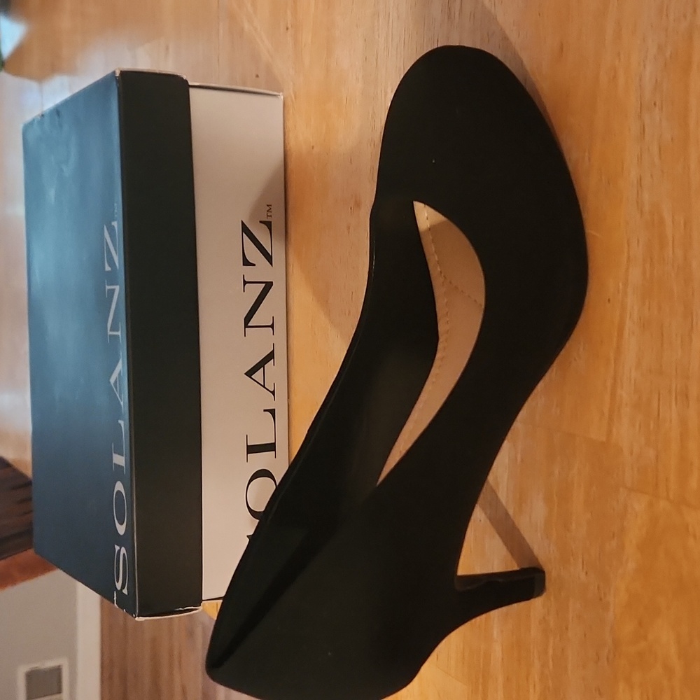 Solanz black heels size 9
